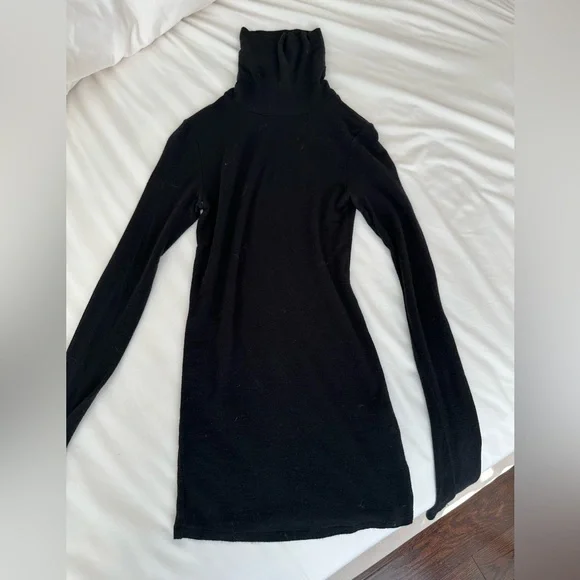 Wilfred Huet Turtleneck - Picture 4 of 7